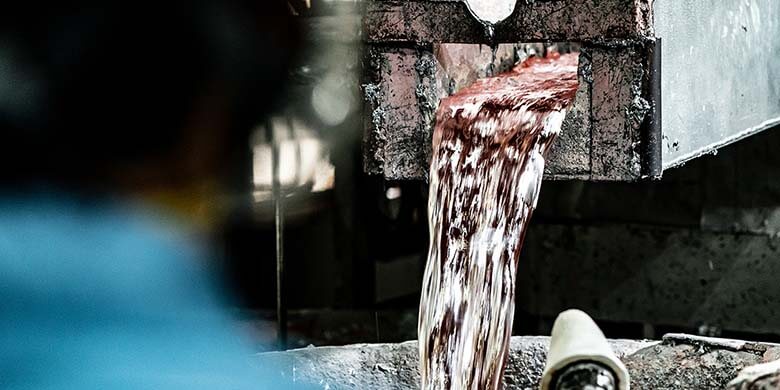 Mullies Marine Yamaha Aluminium melt process