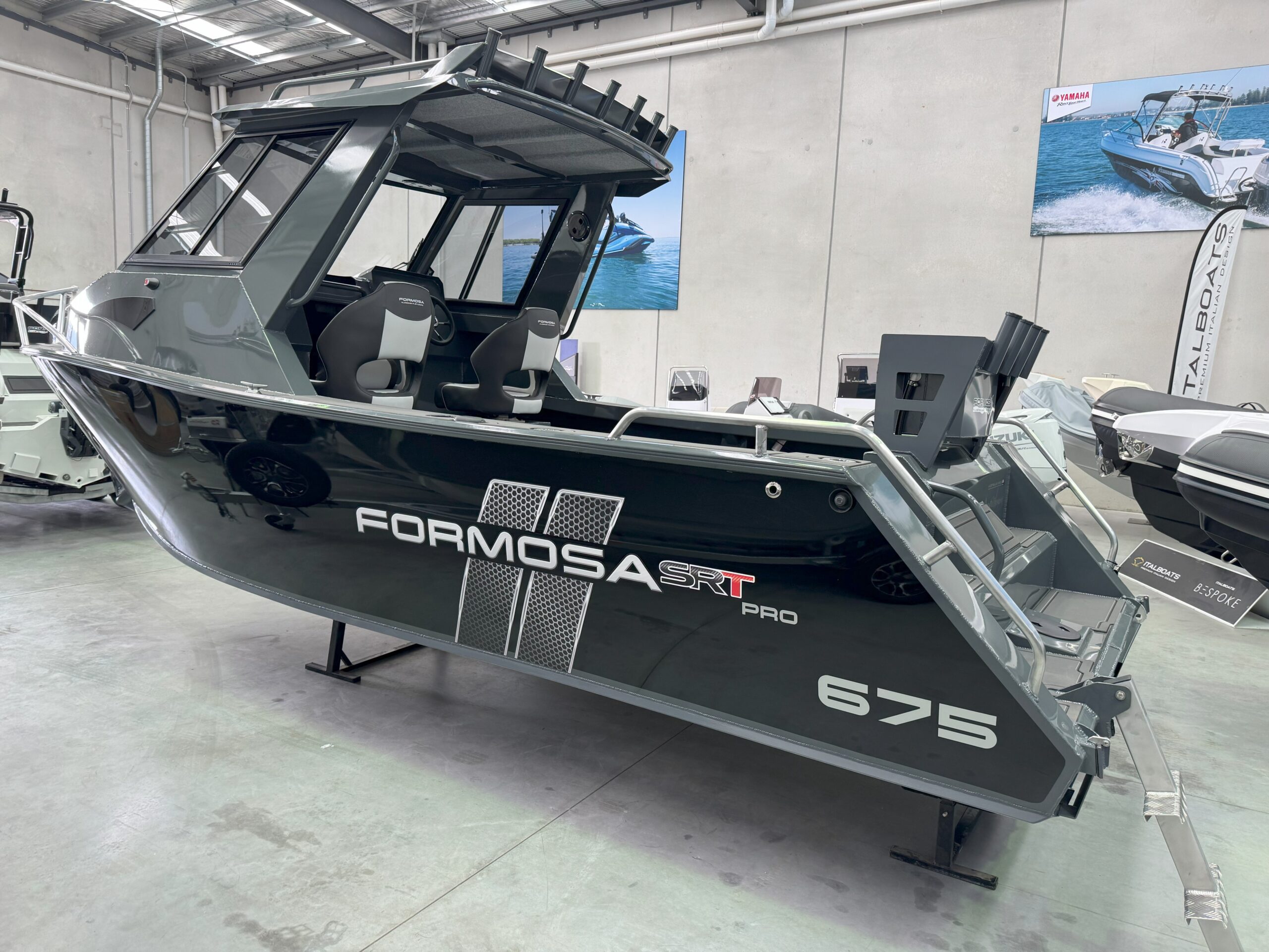 Mullies Marine SRT 675 Enclosed 13